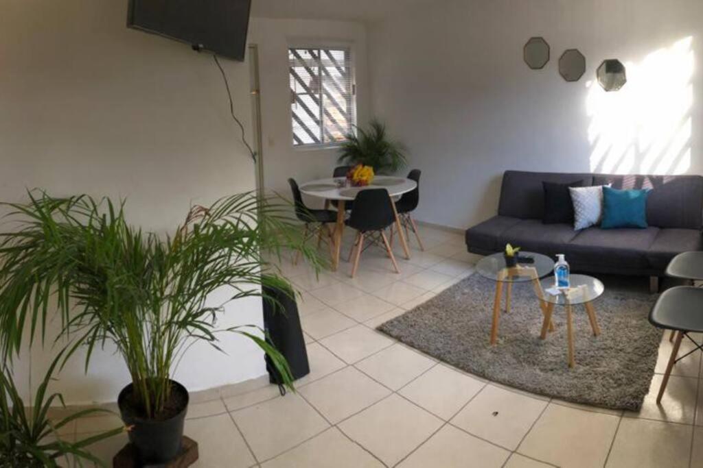 Comfortable And Private House 2 Bedrooms Wifi Parking Free Monterrey Exterior photo